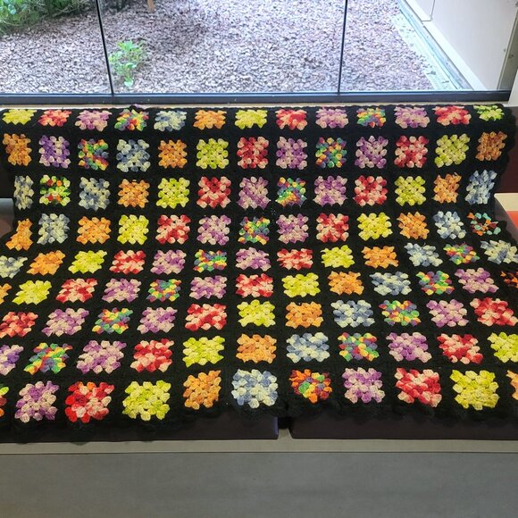 GRANNY SQUARE ROSEANNE BLANKET CROCHET THROW VINTAGE RETRO 55" X 48" COUCH CHAIR - Picture 2 of 10